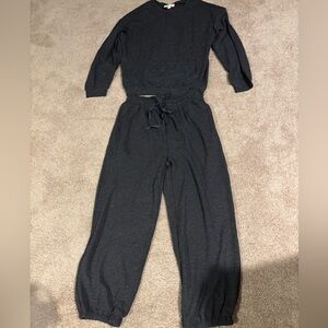 Oversized 2 piece waffle knit lounge suit.